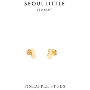 Seoul little pineapple studs 🍍